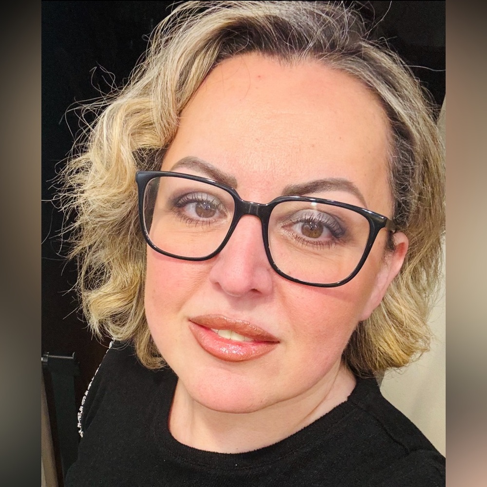 Meet your Posher, Alina